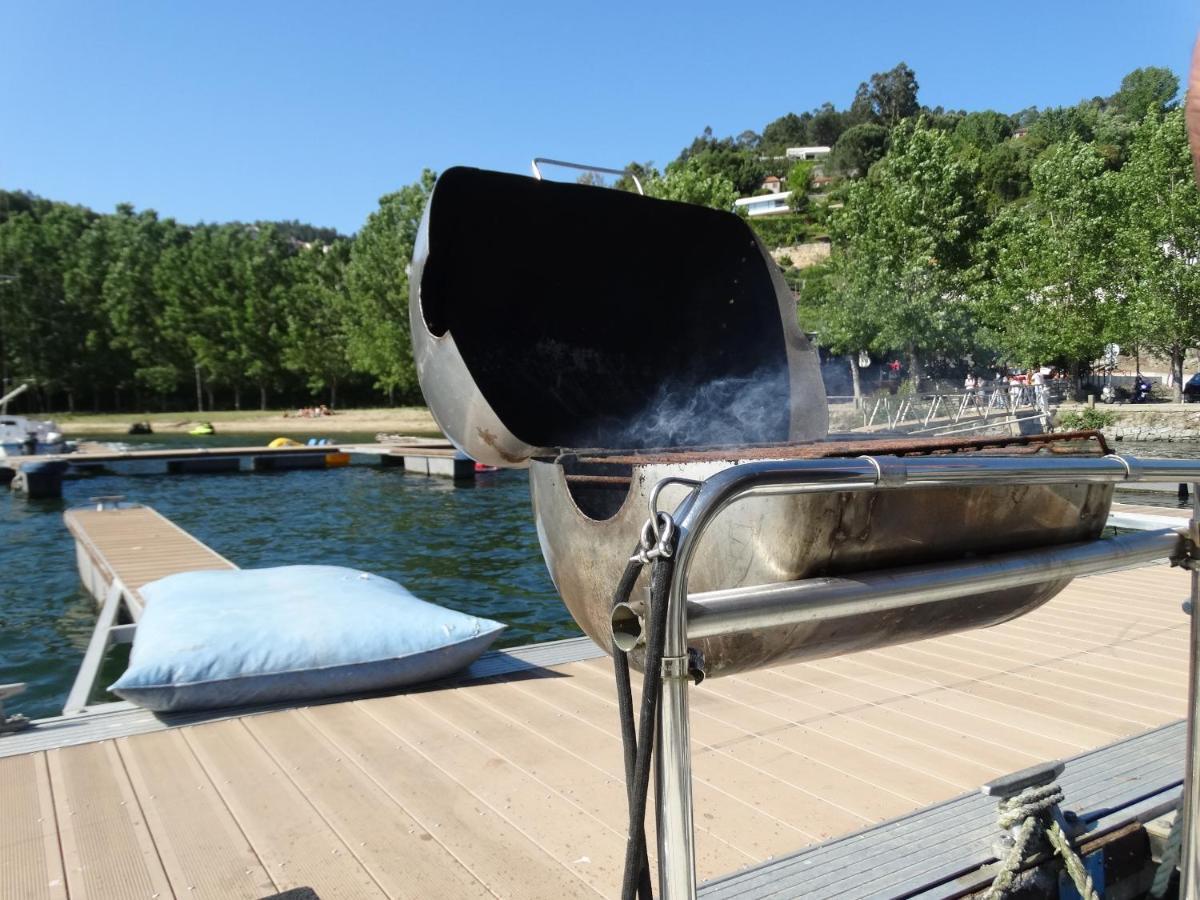 Douro Houseboats Hotel มาร์โก เดอ คานาเวเซส ภายนอก รูปภาพ