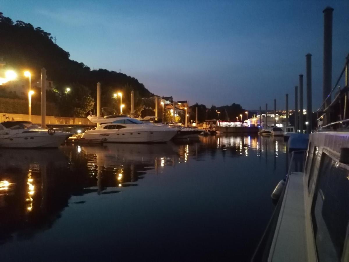 Douro Houseboats Hotel มาร์โก เดอ คานาเวเซส ภายนอก รูปภาพ