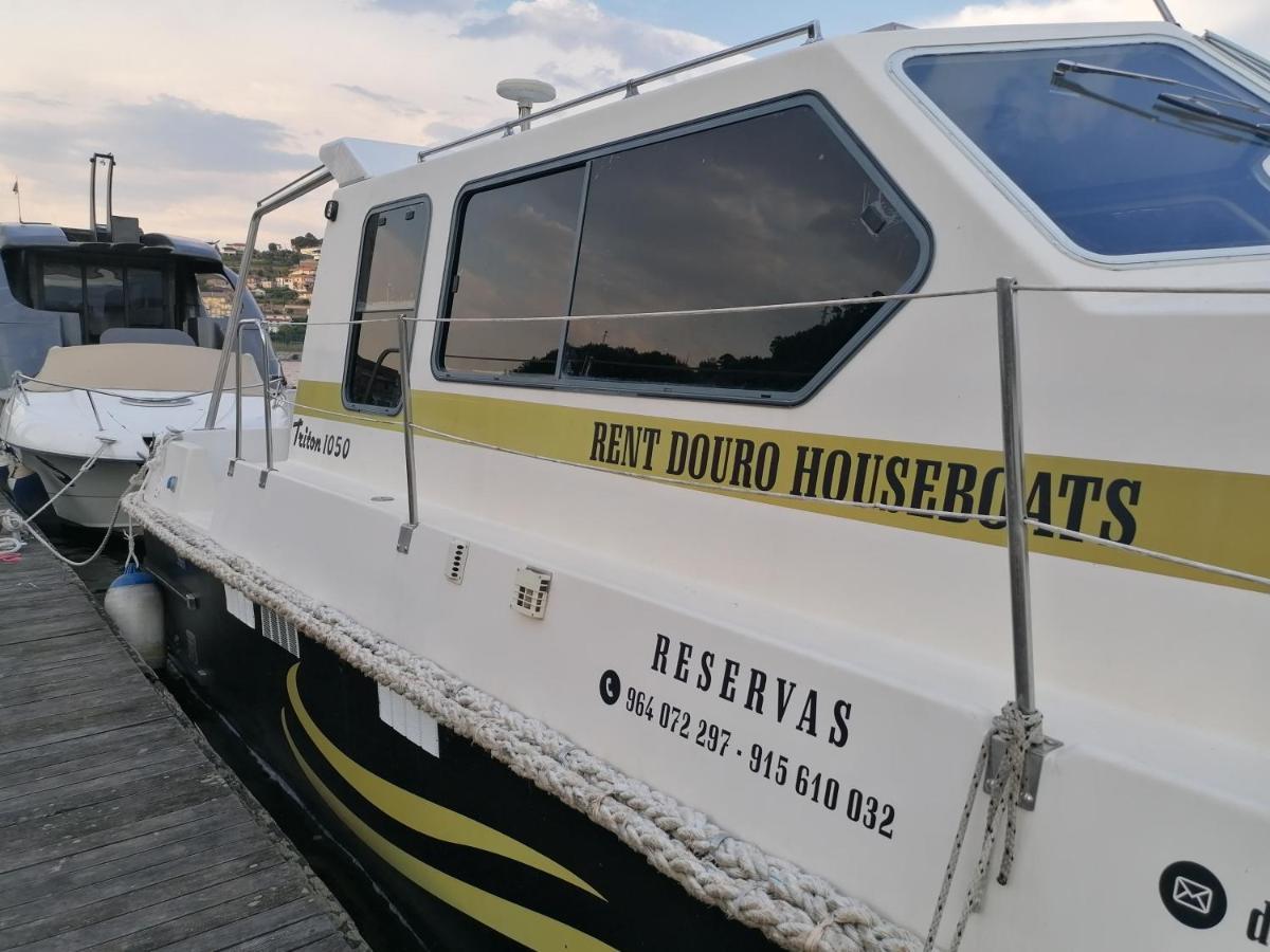 Douro Houseboats Hotel มาร์โก เดอ คานาเวเซส ภายนอก รูปภาพ