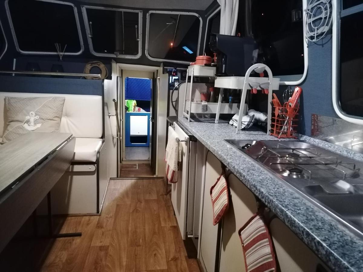 Douro Houseboats Hotel มาร์โก เดอ คานาเวเซส ภายนอก รูปภาพ