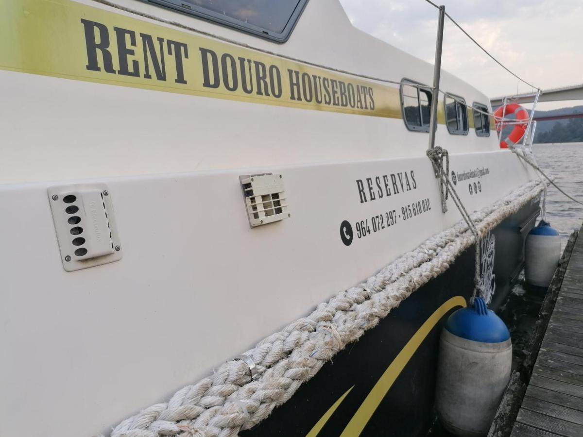 Douro Houseboats Hotel มาร์โก เดอ คานาเวเซส ภายนอก รูปภาพ