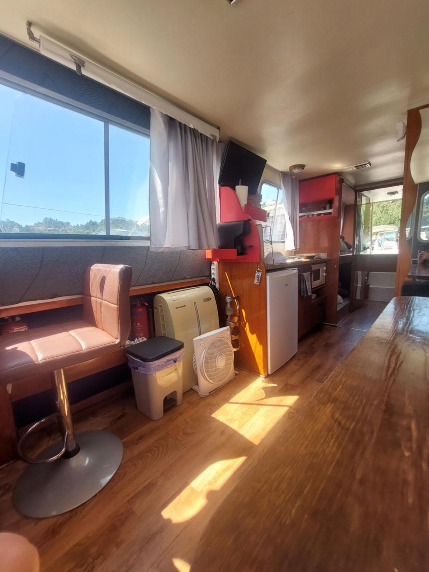 Douro Houseboats Hotel มาร์โก เดอ คานาเวเซส ภายนอก รูปภาพ