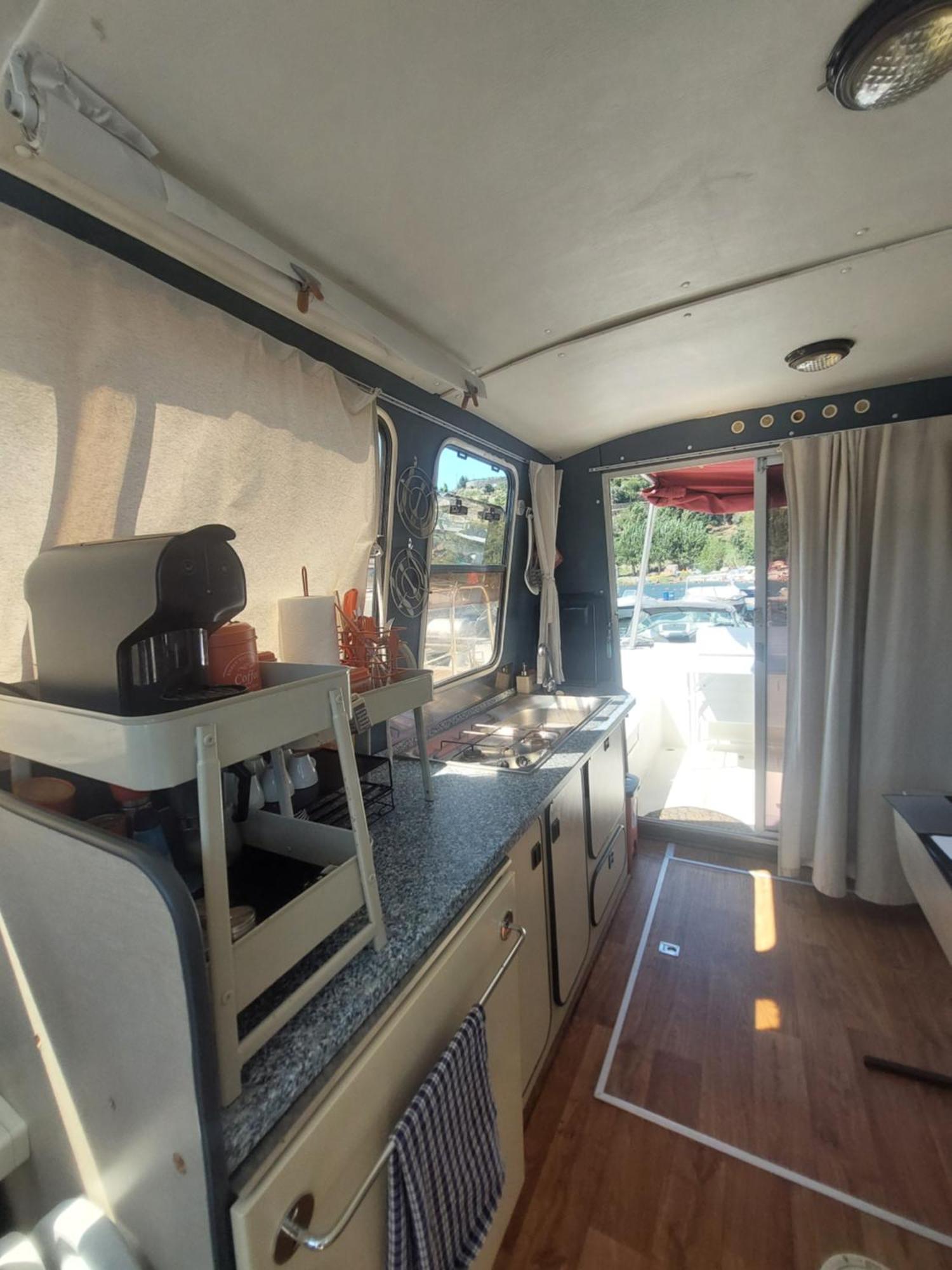 Douro Houseboats Hotel มาร์โก เดอ คานาเวเซส ภายนอก รูปภาพ