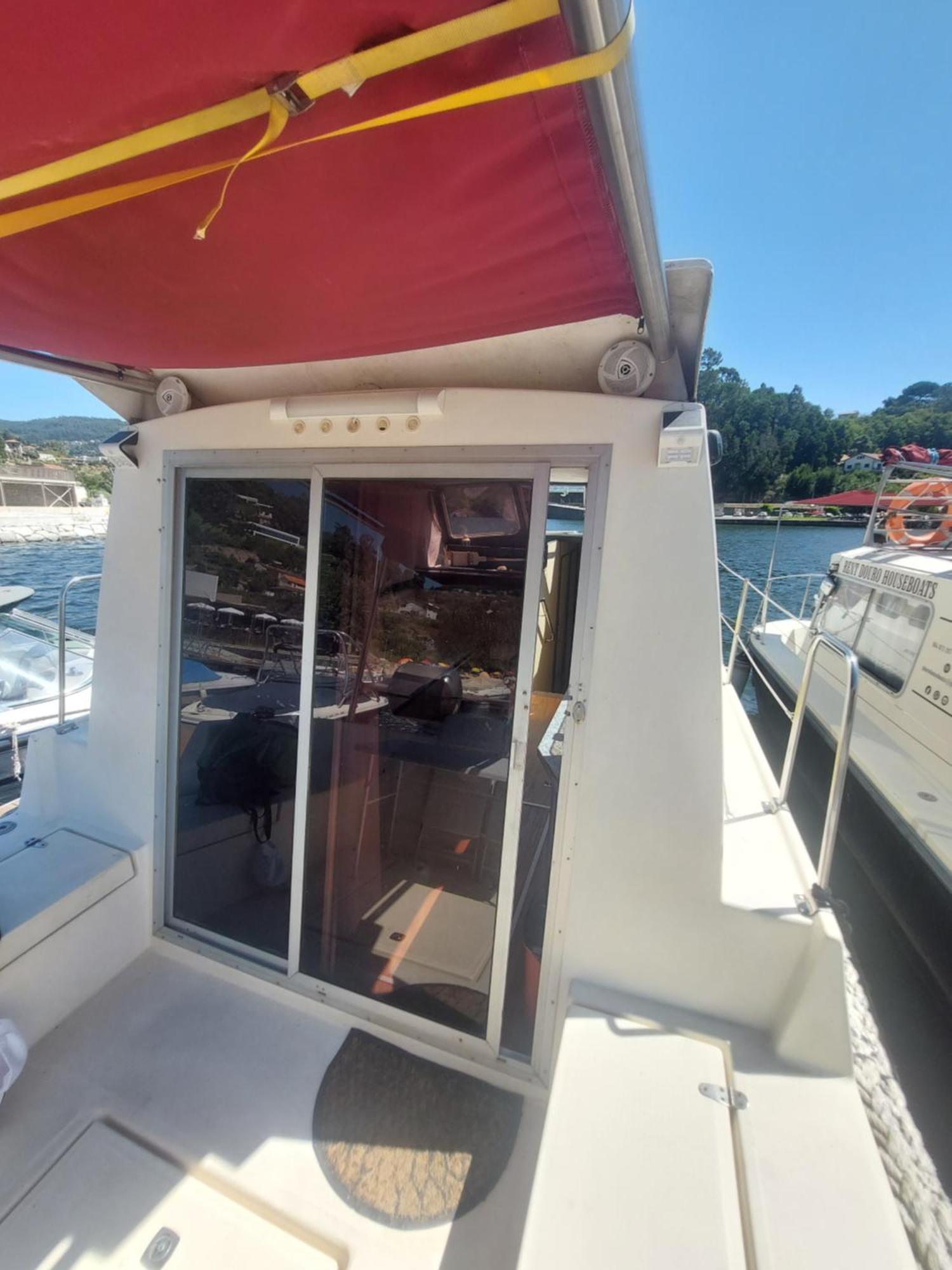Douro Houseboats Hotel มาร์โก เดอ คานาเวเซส ภายนอก รูปภาพ
