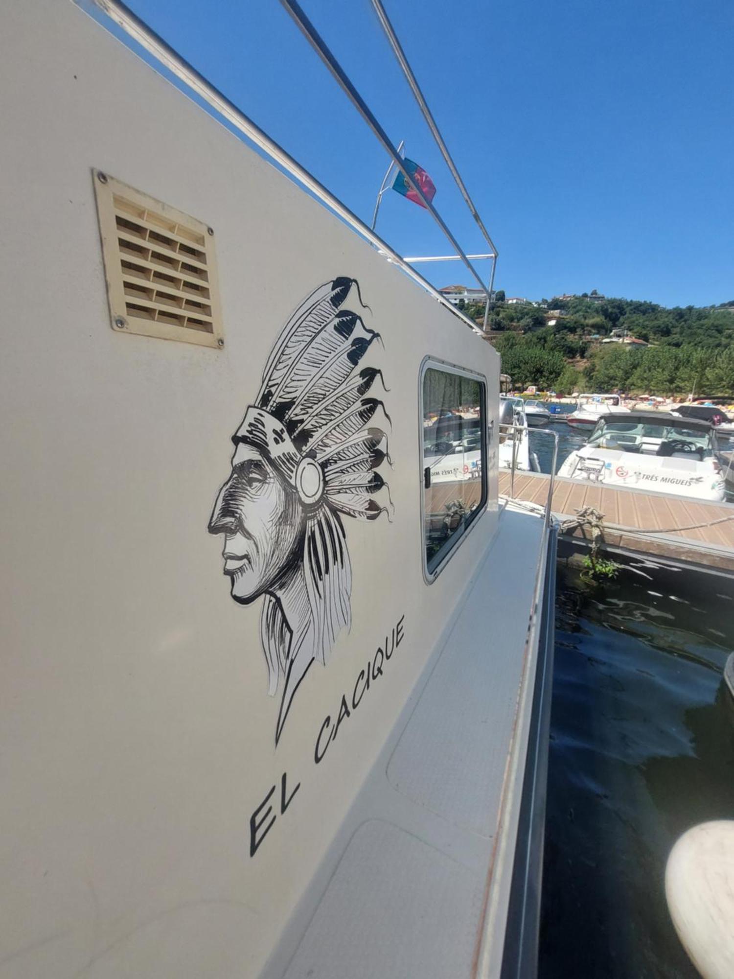Douro Houseboats Hotel มาร์โก เดอ คานาเวเซส ภายนอก รูปภาพ