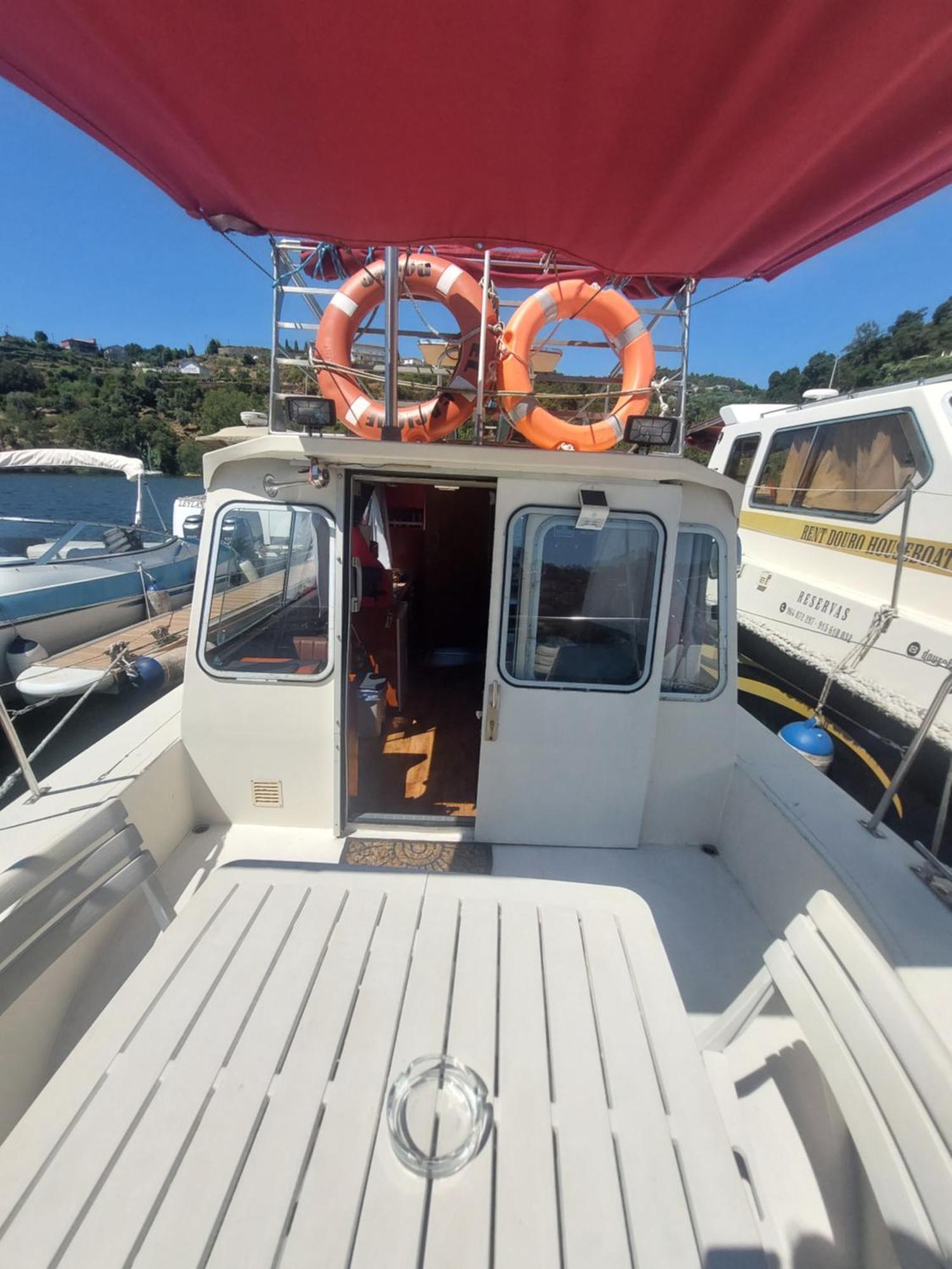 Douro Houseboats Hotel มาร์โก เดอ คานาเวเซส ภายนอก รูปภาพ
